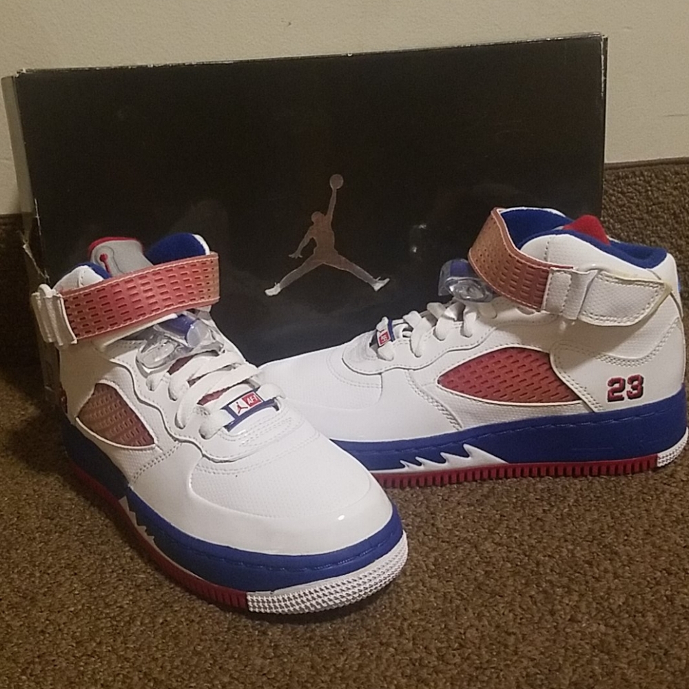 AJ5